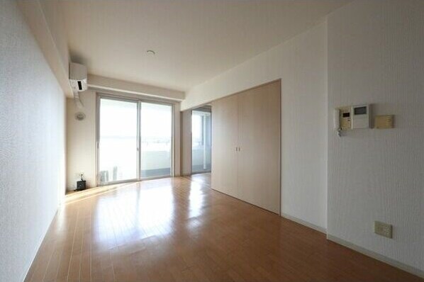 ソーラスフロント富船の物件内観写真